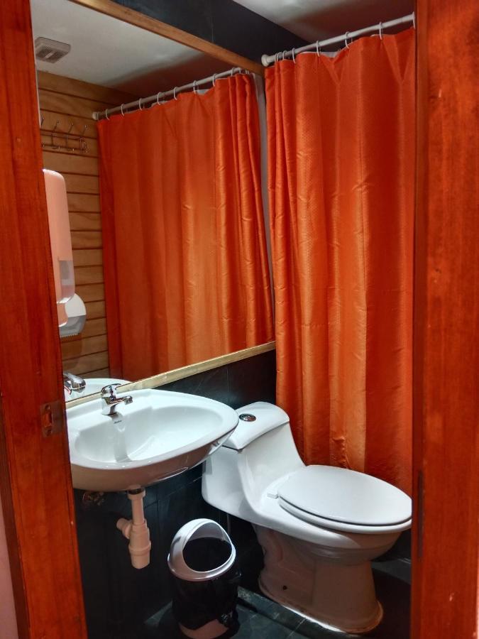 Almer Hostal Пунта-Аренас Экстерьер фото